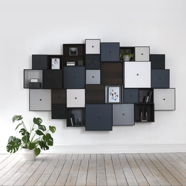 Cubo con puerta Frame 28 - fresno teñido de negro - Audo Copenhagen