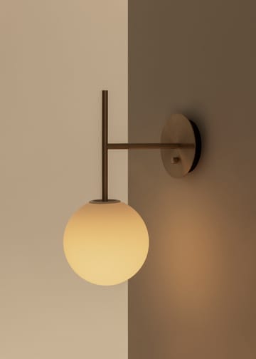 Lámpara de pared TR Bulb Suspended - Brushed brass - Audo Copenhagen