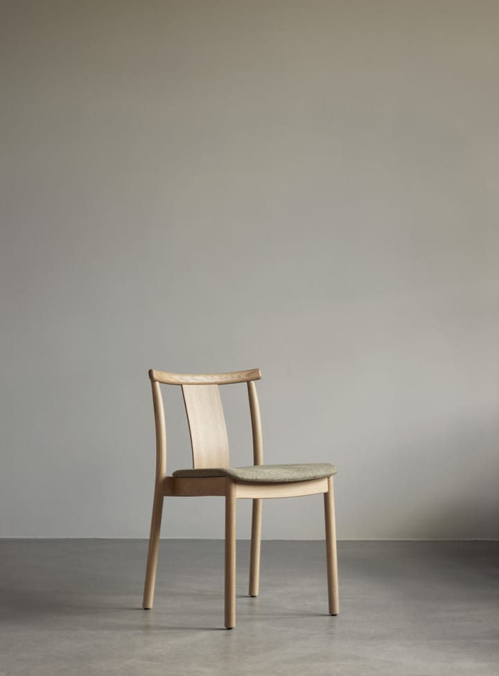 Silla con cojín de silla Merkur, Oak-Hallingdal 0200 beige Audo Copenhagen