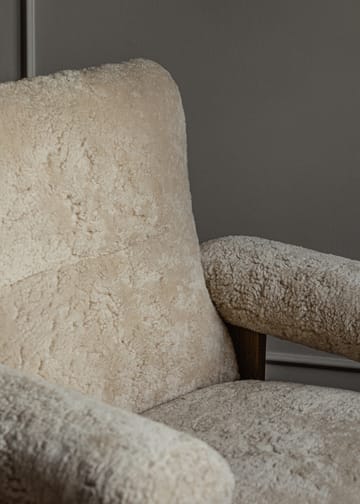 Sillón Brasilia - Dark oak-Nature sheepskin curly - Audo Copenhagen