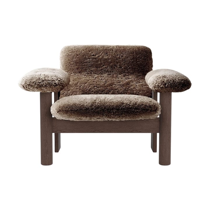 Sillón Brasilia low back, Dark oak-Sahara sheepskin curly Audo Copenhagen