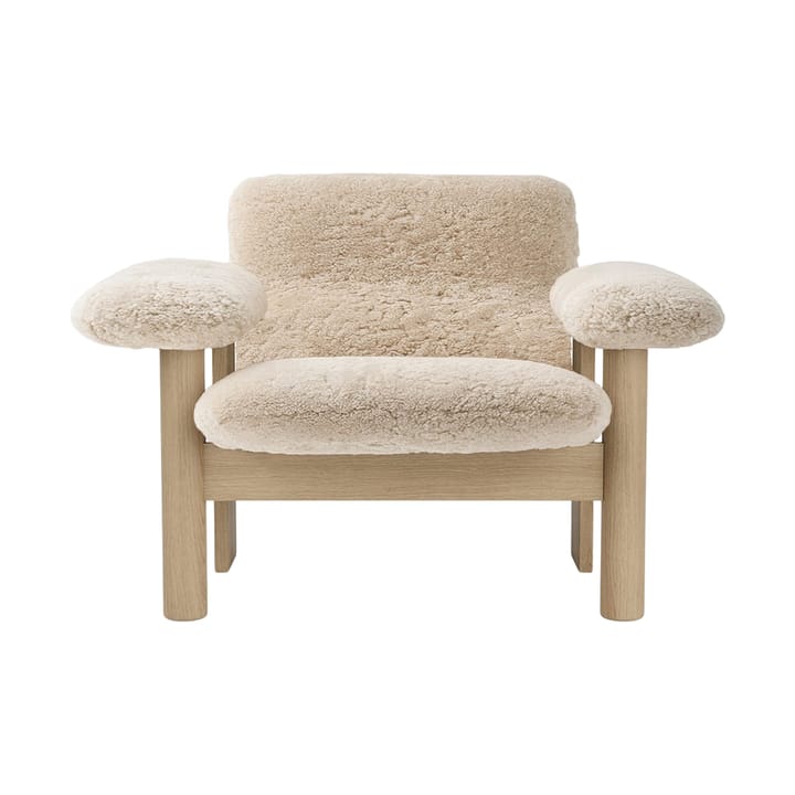 Sillón Brasilia low back, Natural oak-Nature sheepskin curly Audo Copenhagen