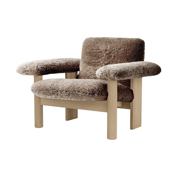 Sillón Brasilia low back, Natural oak-Sahara sheepskin curly Audo Copenhagen