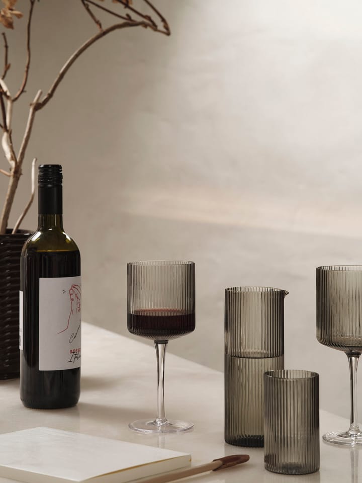 2 Copas de vino tinto Ripple 32,5 cl - Smoked grey - ferm LIVING