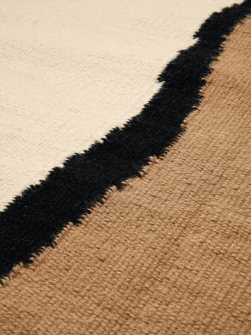 Alfombra de recibidor Soil Kelim - Dark sand-off white, 70x180 cm - ferm LIVING