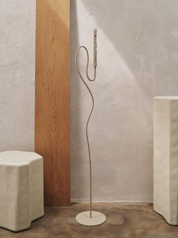 Candelabro de suelo Valse - Cashmere - ferm LIVING