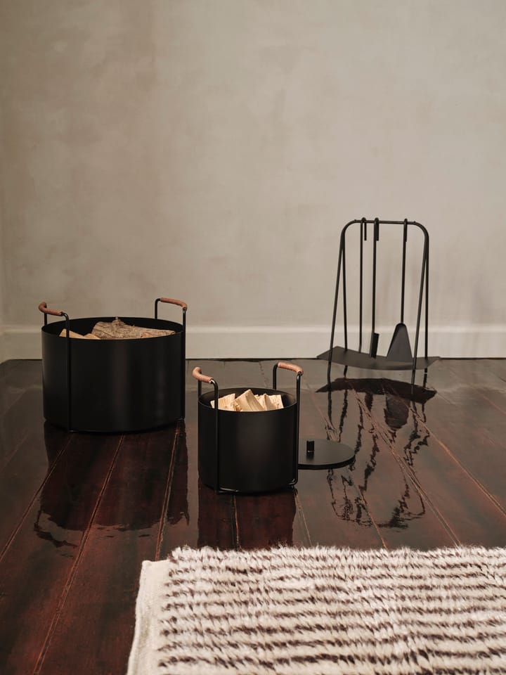 Cesta para leña Port - Black - ferm LIVING