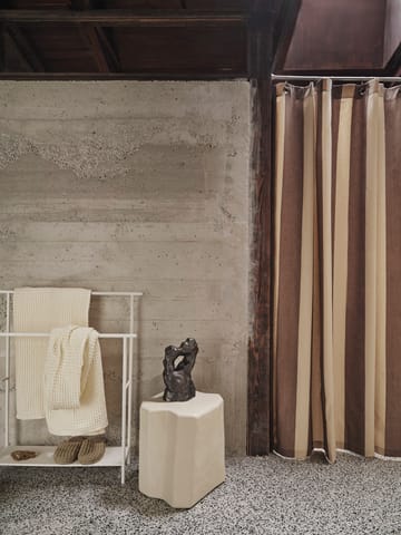 Cortina de baño Chambray - Carob brown-parchment - ferm LIVING