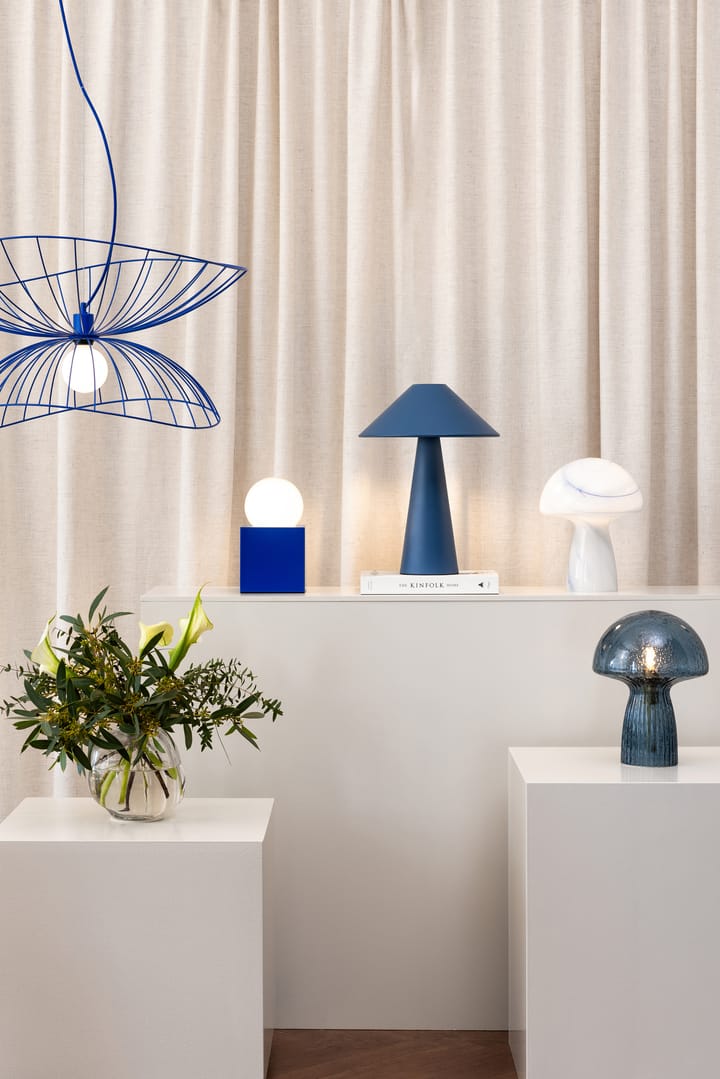 Lámpara de mesa Fungo Swirl 22, Azul Globen Lighting