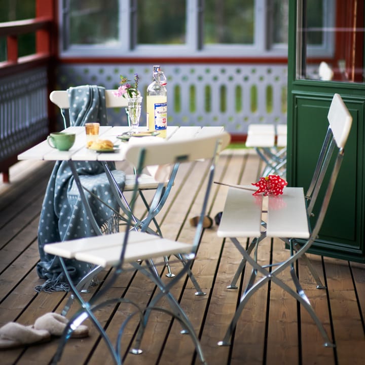 Mesa Bryggeri, Roble lacado blanco-galvanizado en caliente Grythyttan Stålmöbler