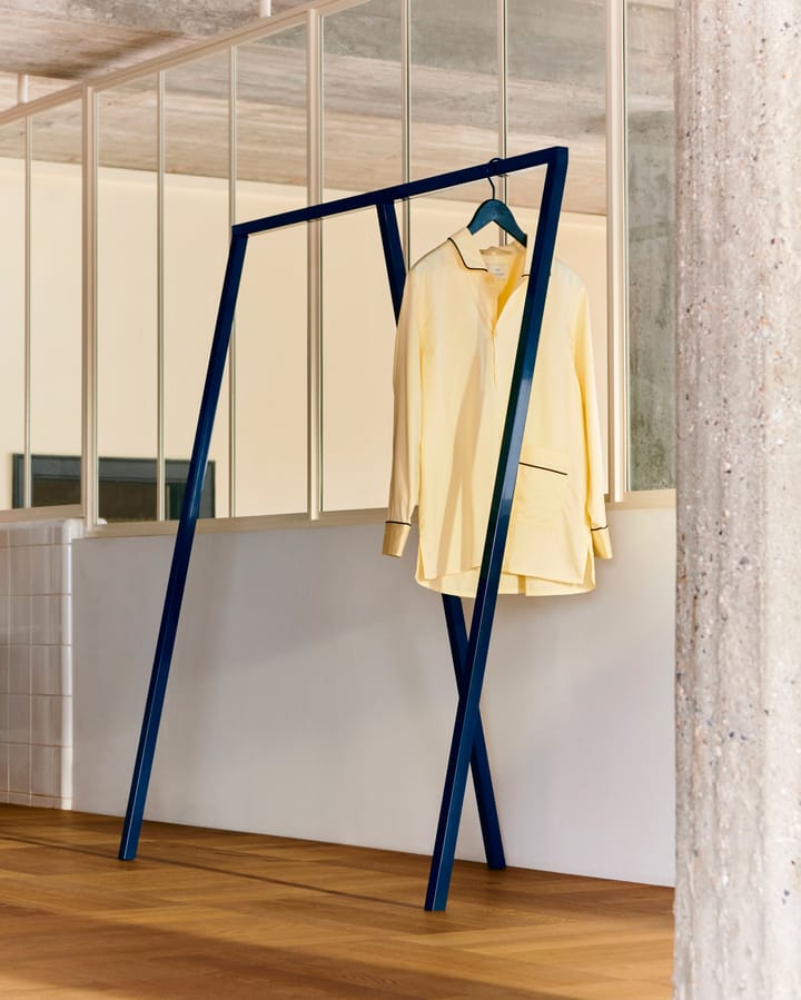 Perchero Loop Stand Wardrobe, Deep blue HAY