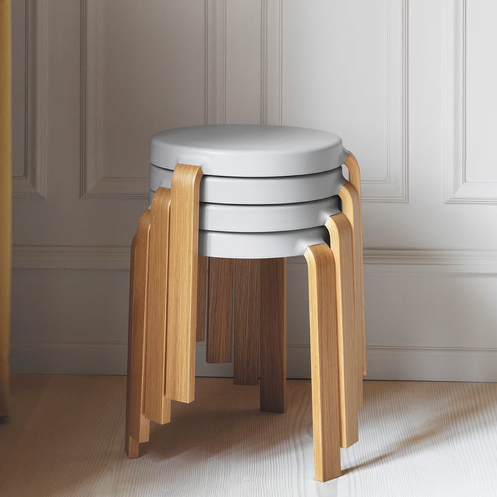 Taburete Tap, Sand, patas de roble Normann Copenhagen