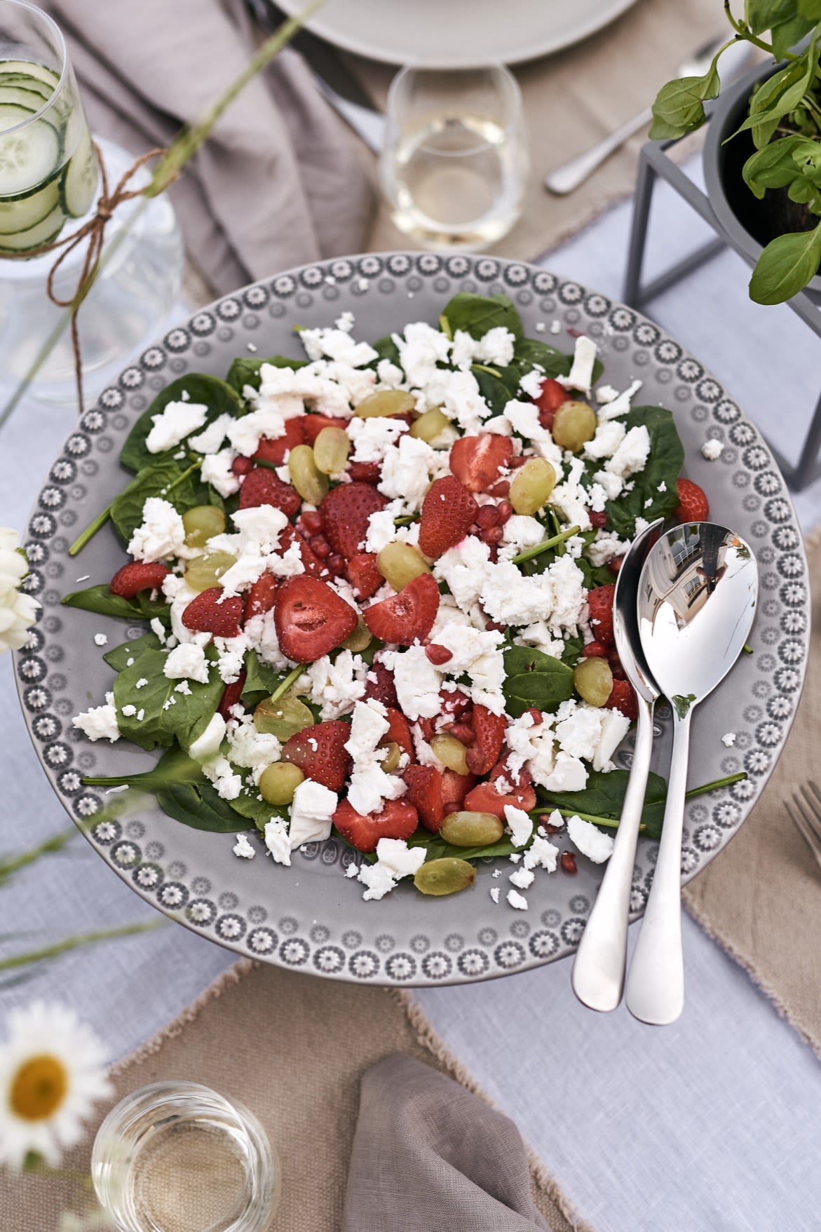 Una sencilla ensalada de acompañamiento para la comida de tu fiesta veraniega en el
jardín.