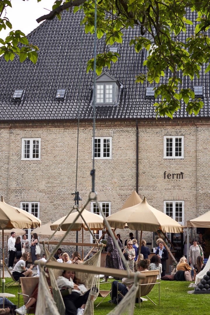 El exterior del showroom de Ferm LIVING en Copenhague, Dinamarca