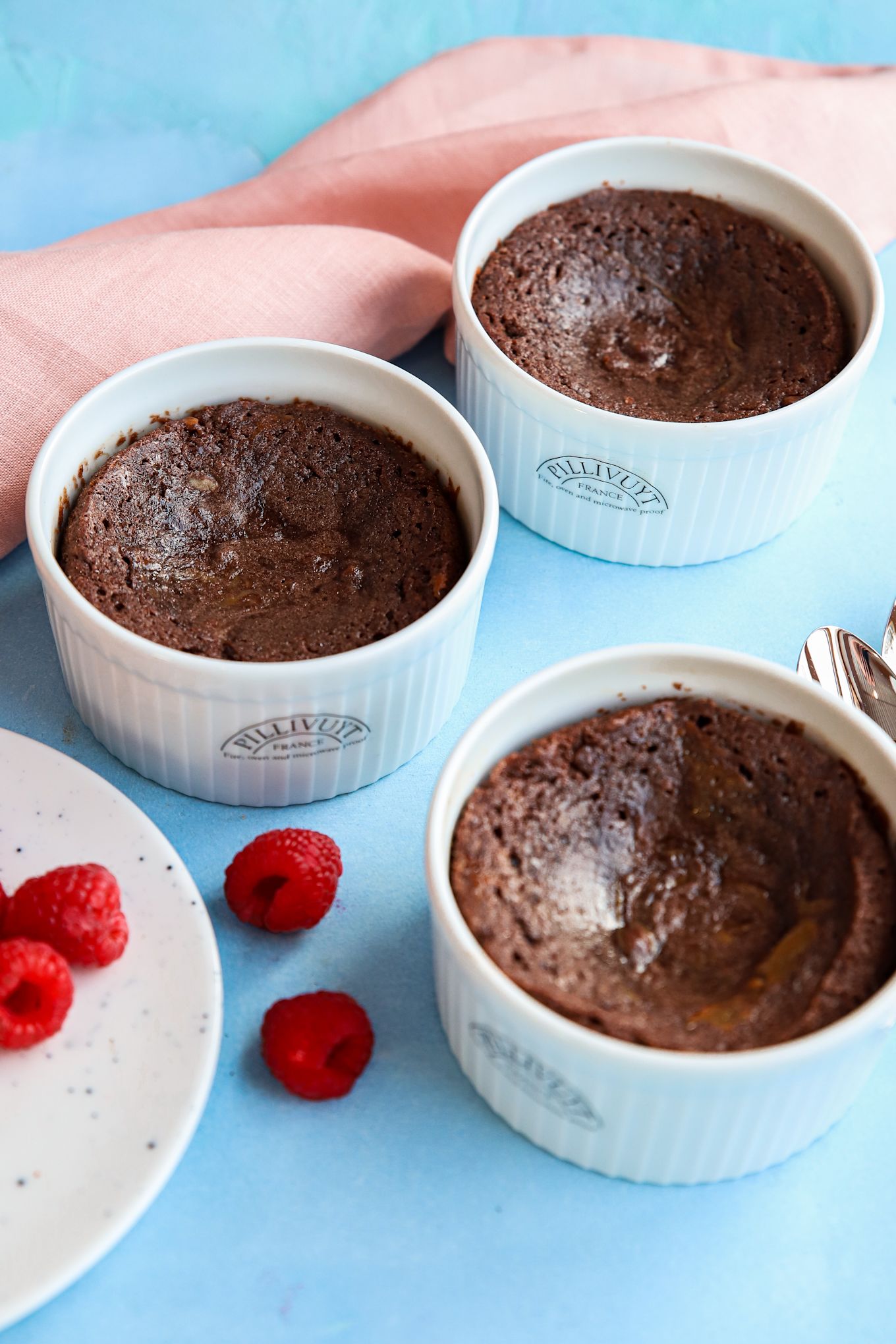 Aquí vemos un fondant de chocolate con centro de caramelo, una de las recetas de
postres de chocolate de Baka Med Frida.