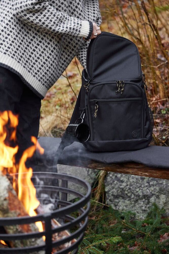 Si tienes planeado hacer largas caminatas en tu lista de tareas de otoño, una mochila para guardar las cosas del picnic siempre es una buena idea. Empaca la mochila térmica City de Sagaform con café y rollos de canela, ¡y estará todo listo para salir!